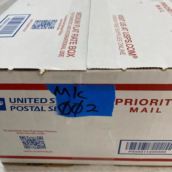 Michael Kors Black Kinsley Top Handle Satchel Gold Hardware Chain Strap - Picture 7 of 7